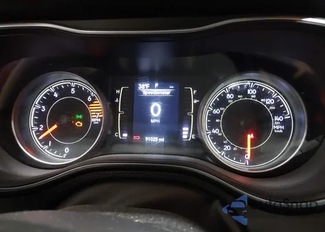 2019 Jeep Cherokee Latitude Fwd z USA, uszkodzony, nr VIN 1C4PJLCB9KD370725